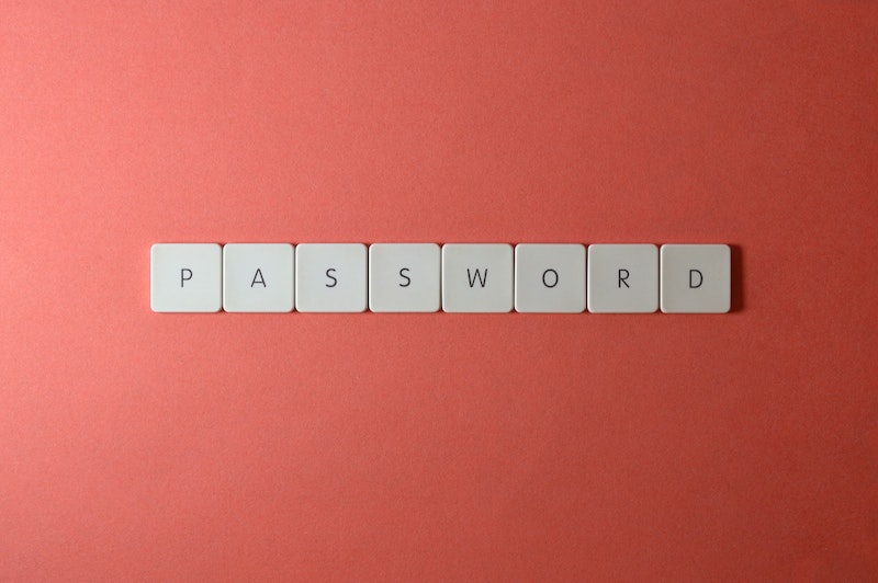 Holzbuchstaben die das Wort Password buchstabieren